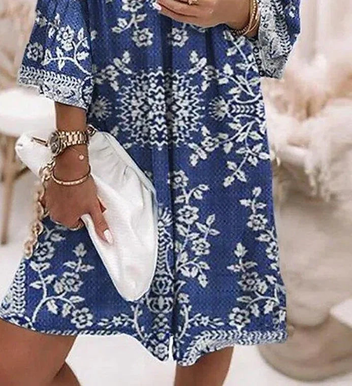 Blaues 3/4-Ärmel-Minikleid mit V-Ausschnitt