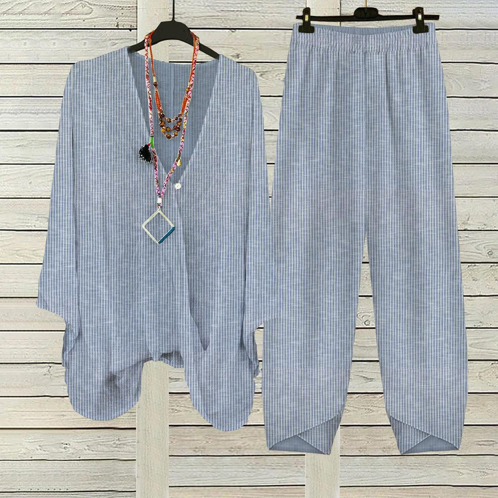 Blau gestreiftes zweiteiliges Set