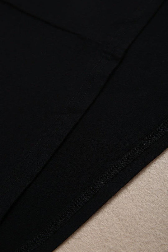 Tiefschwarzes verdrehtes ärmelloses Minikleid mit hohem Träger