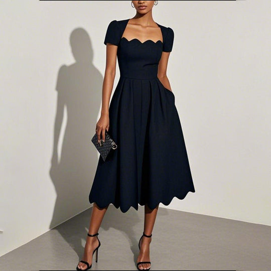 Marineblaues kurzärmeliges einfarbiges Midikleid