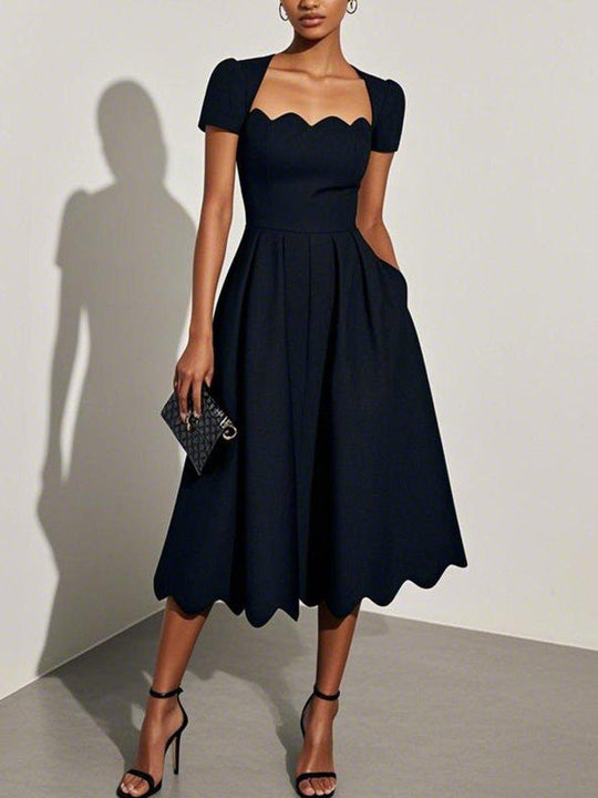 Marineblaues kurzärmeliges einfarbiges Midikleid