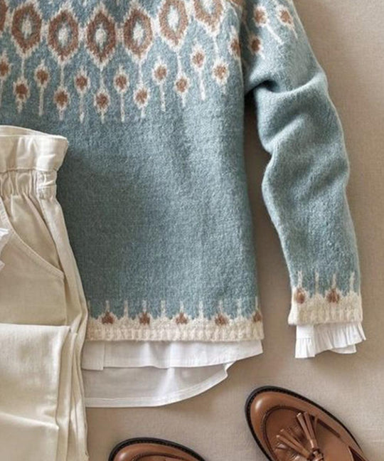 Vera - Temperamentvoller Hellblauer Pullover mit Rundhalsausschnitt