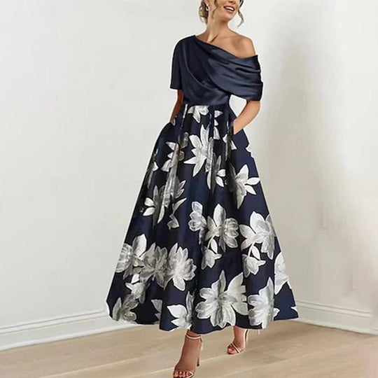Modernes schulterfreies Maxikleid mit Blumendruck
