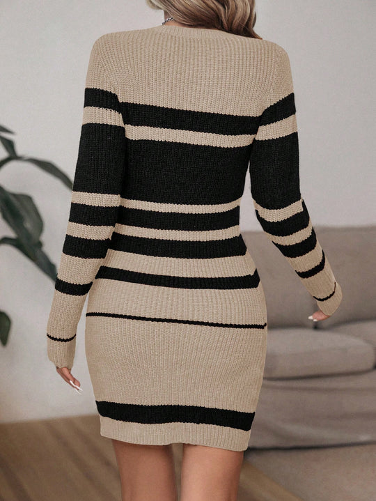 Khakifarbenes Mini-Pulloverkleid mit Rundhalsausschnitt
