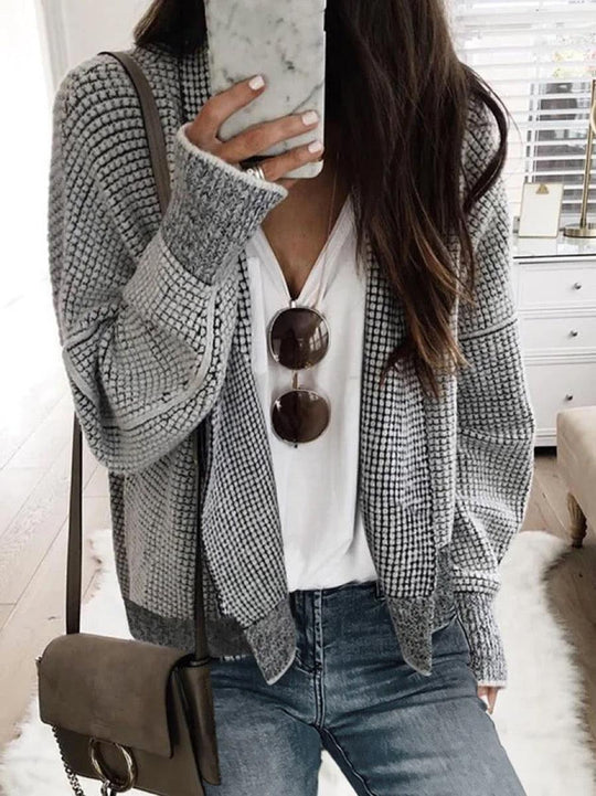 Graue einfarbige Strickjacke mit langen Ärmeln