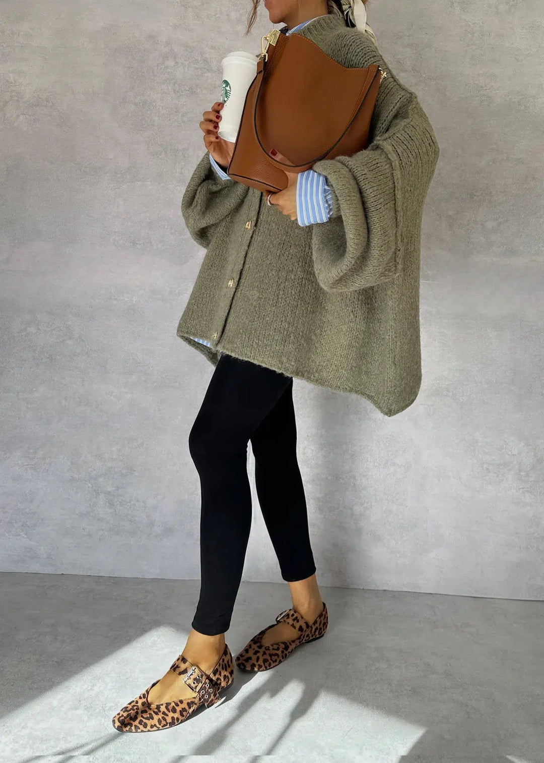 Grüner einfarbiger Cardigan mit langen Ärmeln