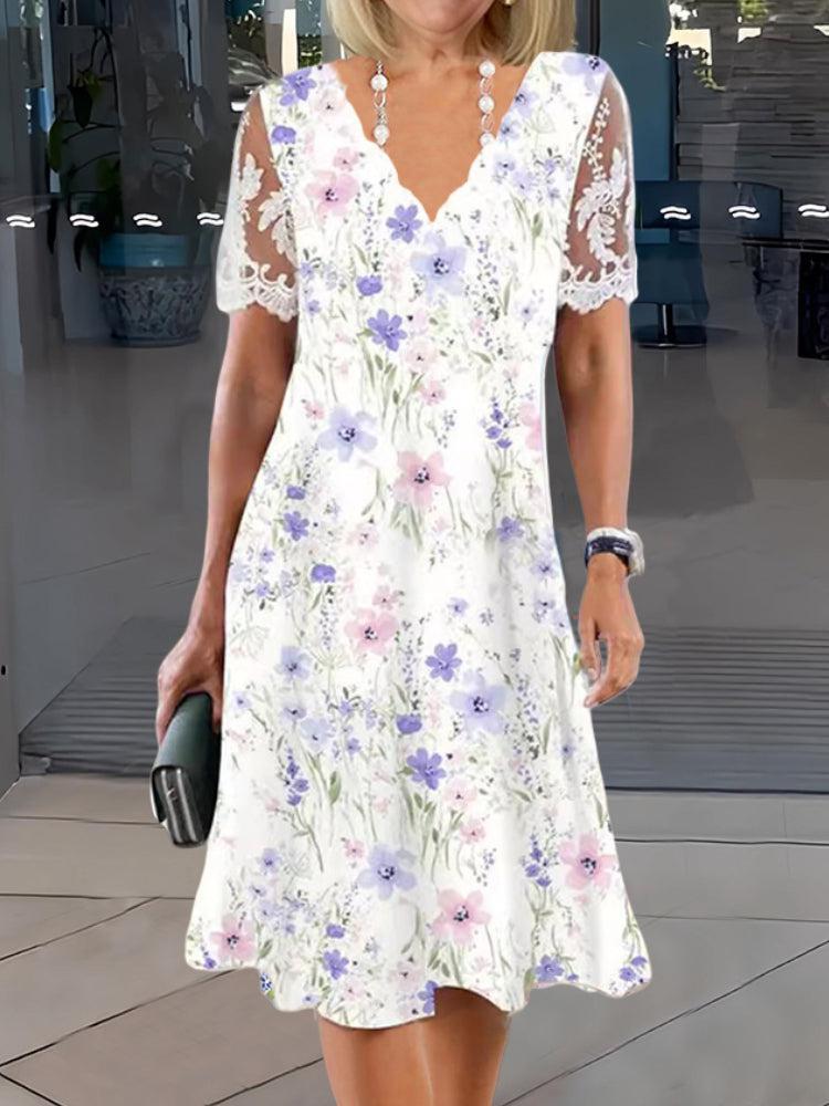 Jugendliches Minikleid mit Blumendruck und kurzen Ärmeln