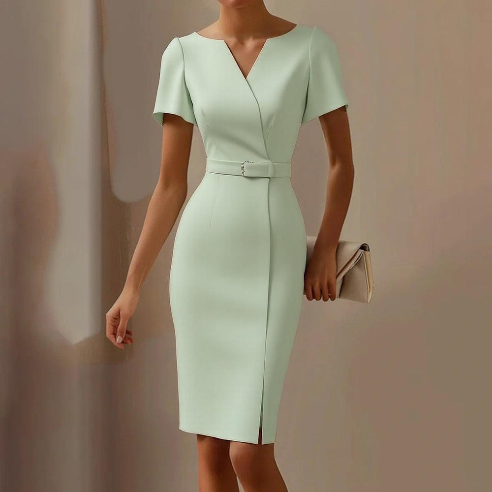 Grünes kurzärmeliges einfarbiges Minikleid