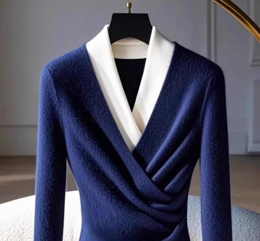 Vera - Blauer Langarmpullover mit V-Ausschnitt